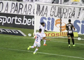 Marinho jogador do Santos comemora seu gol durante partida contra o Coritiba no estadio Vila Belmiro pelo campeonato Brasileiro A 2020. Foto: Fernanda Luz/AGIF
